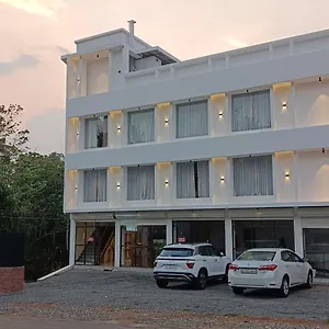  Hotel Sreeja Myst